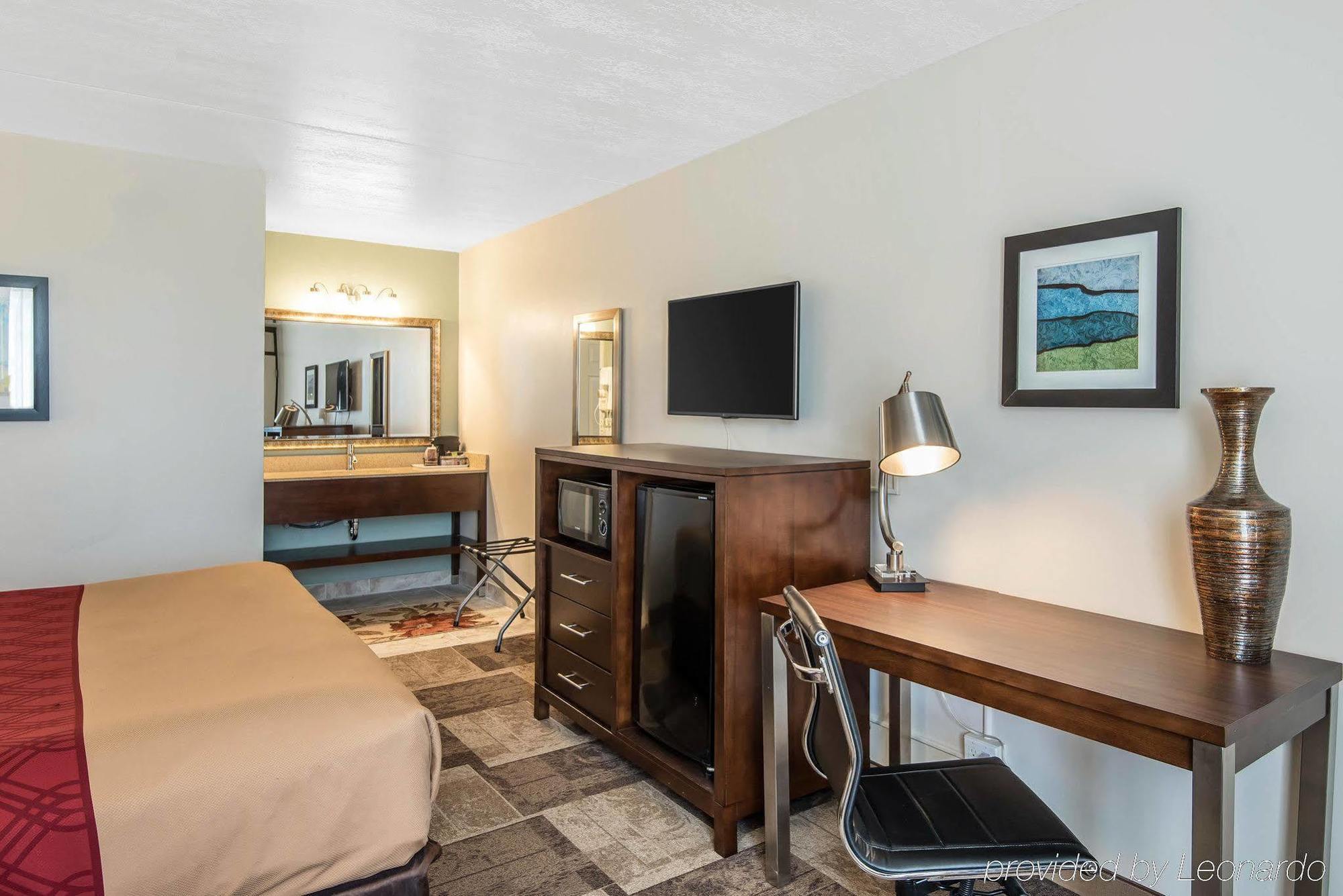 Econo Lodge Oak Grove-Blue Springs Exteriör bild